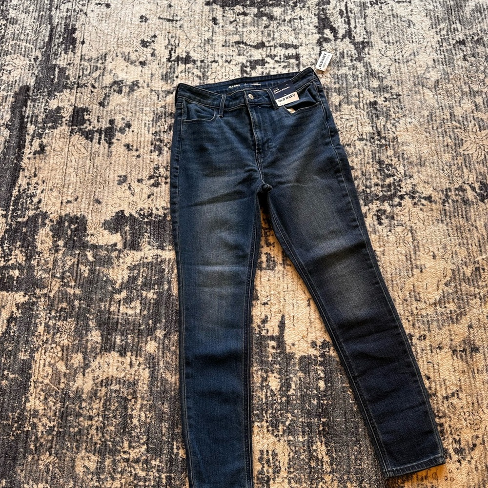 Old Navy High Rise skinny jeans size 8 short new with tags